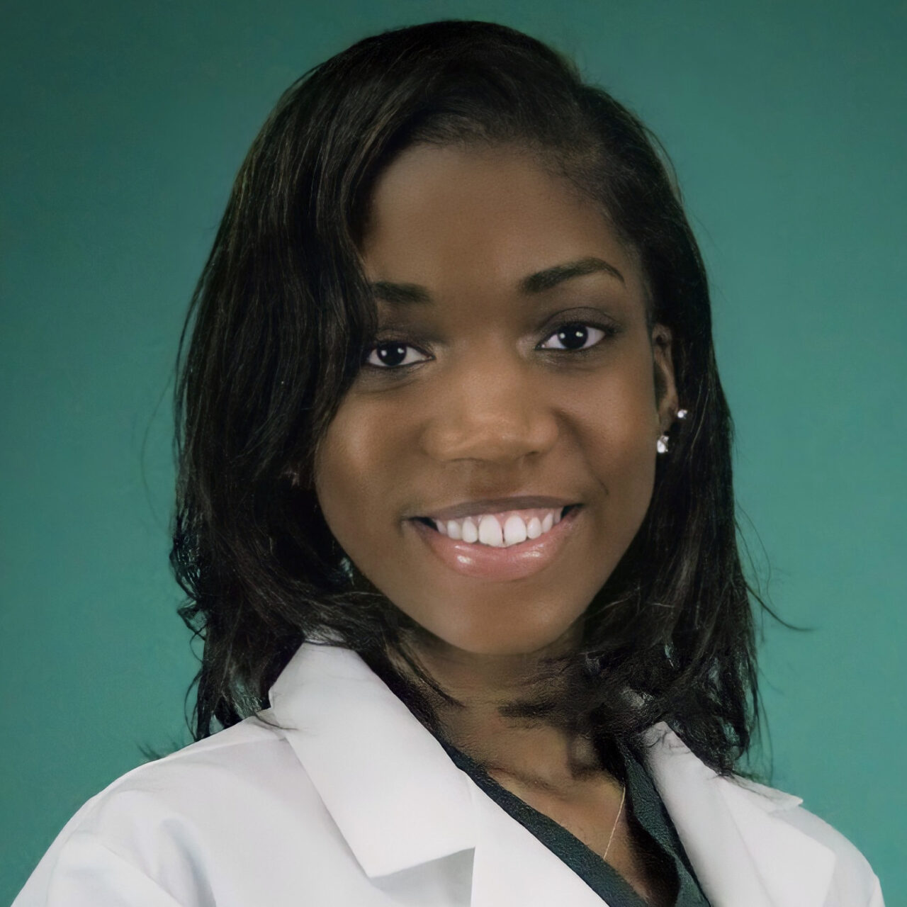 Alexis Amos headshot